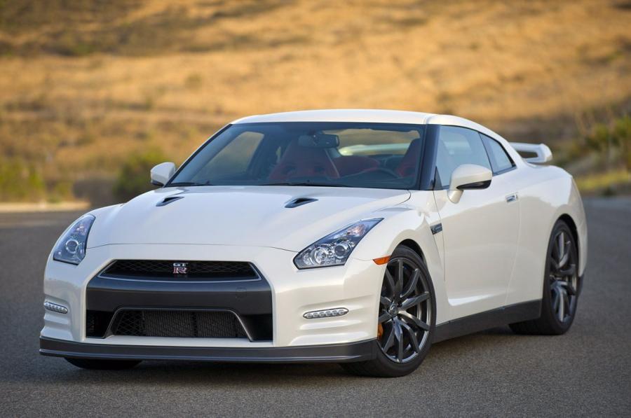  Nissan GT-R 2014 года  (фото 48 из 80)